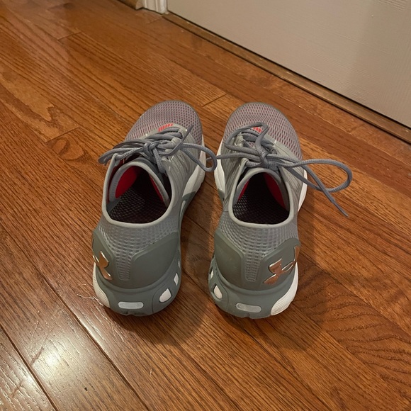 Under Armour Gray and Red Athletic Running Shoes - Picture 4 of 7